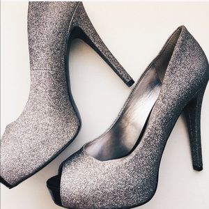 Silver Glittered Heals | Guess